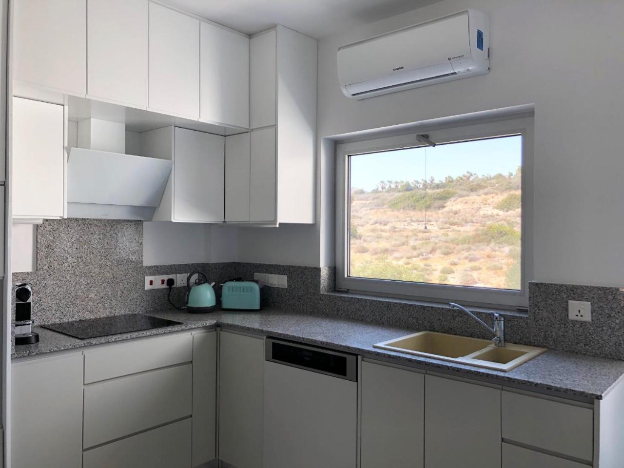 Alania Sea View Apartment Limassol Eksteriør billede